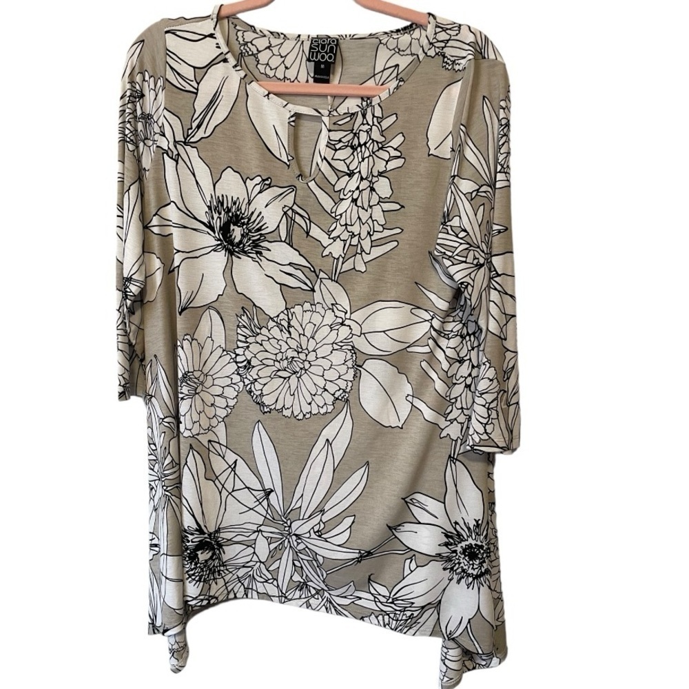 Clara Sun Woo | Tan White Floral Scoop Neck Tunic Top Shark Bite Hem Sz M